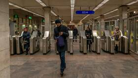 Почему СберБанк снимает 1 рубль за проезд в метро в Мотиви